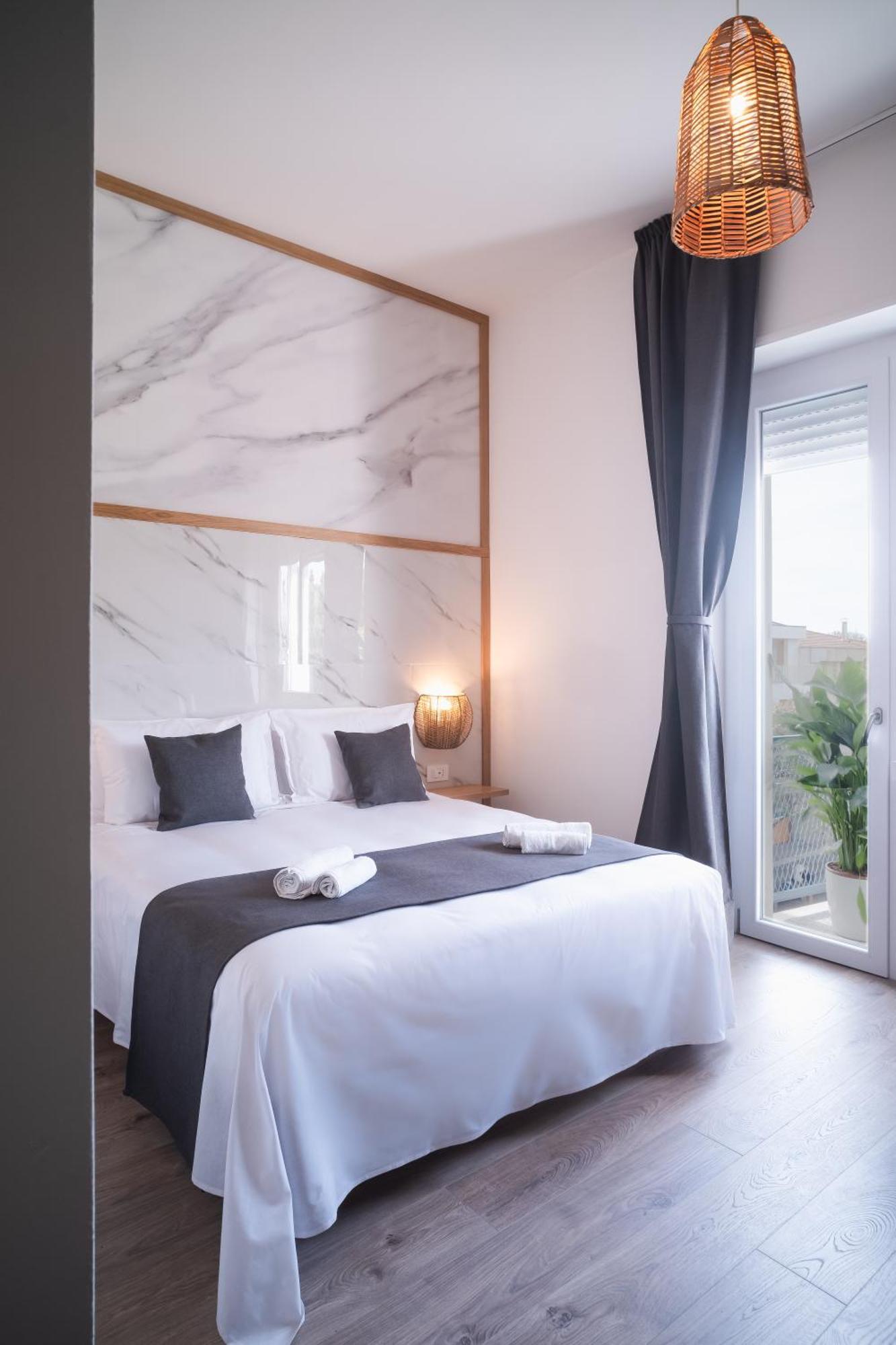 New Elegance Suites Guesthouse Oristano Ngoại thất bức ảnh
