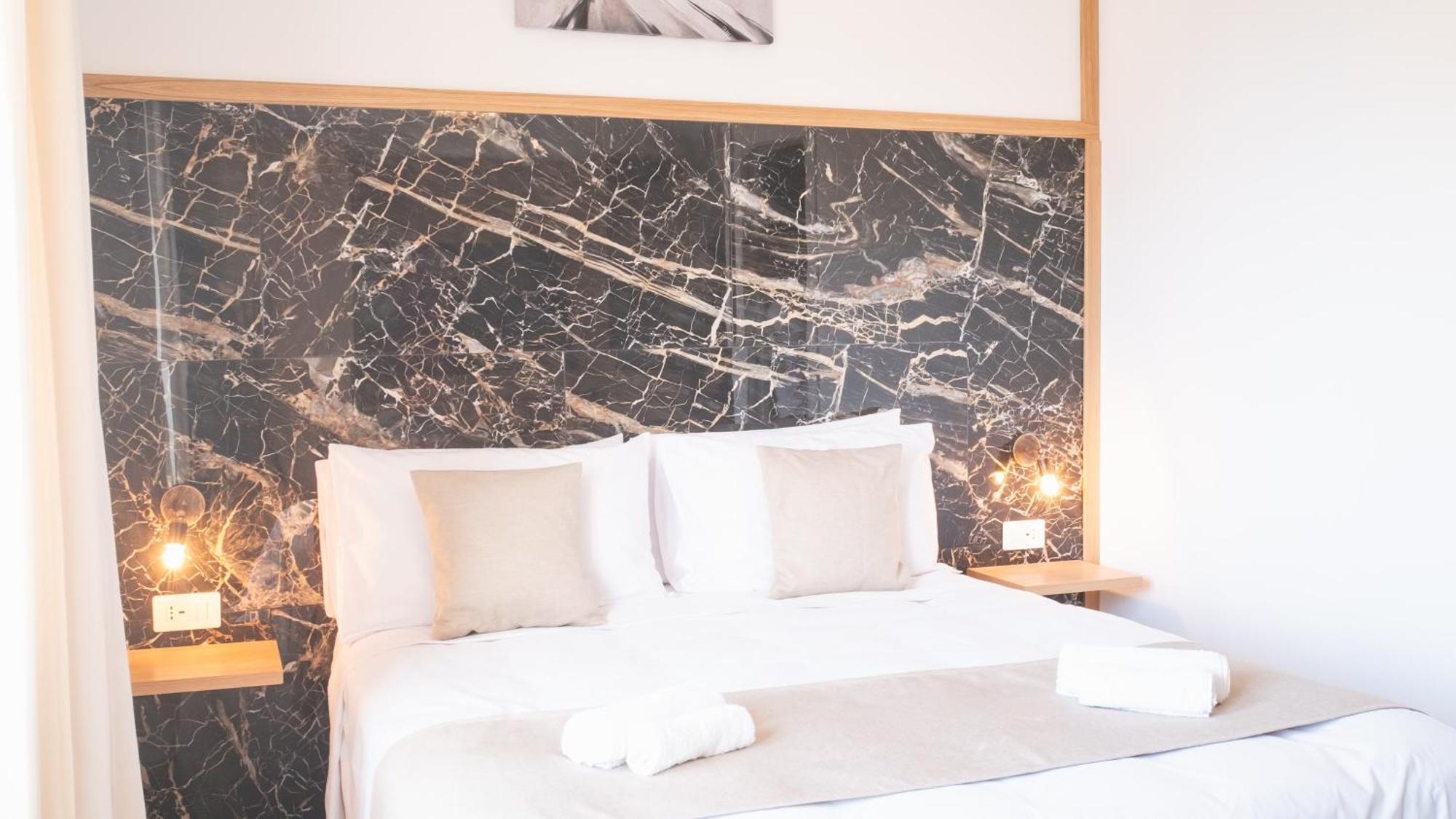 New Elegance Suites Guesthouse Oristano Ngoại thất bức ảnh