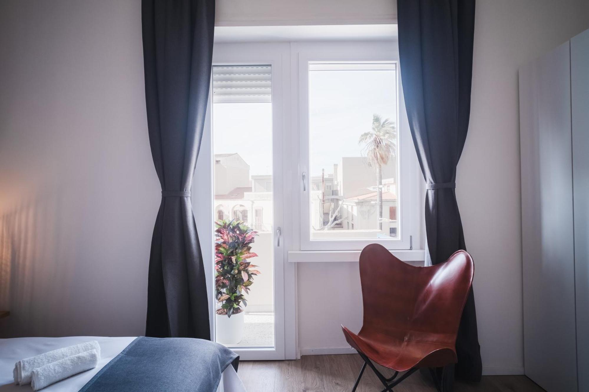 New Elegance Suites Guesthouse Oristano Ngoại thất bức ảnh