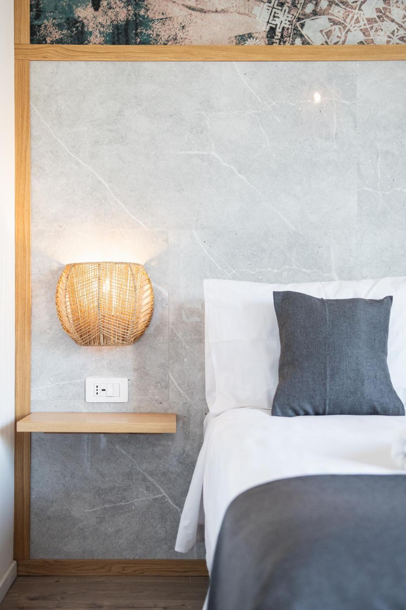New Elegance Suites Guesthouse Oristano Ngoại thất bức ảnh