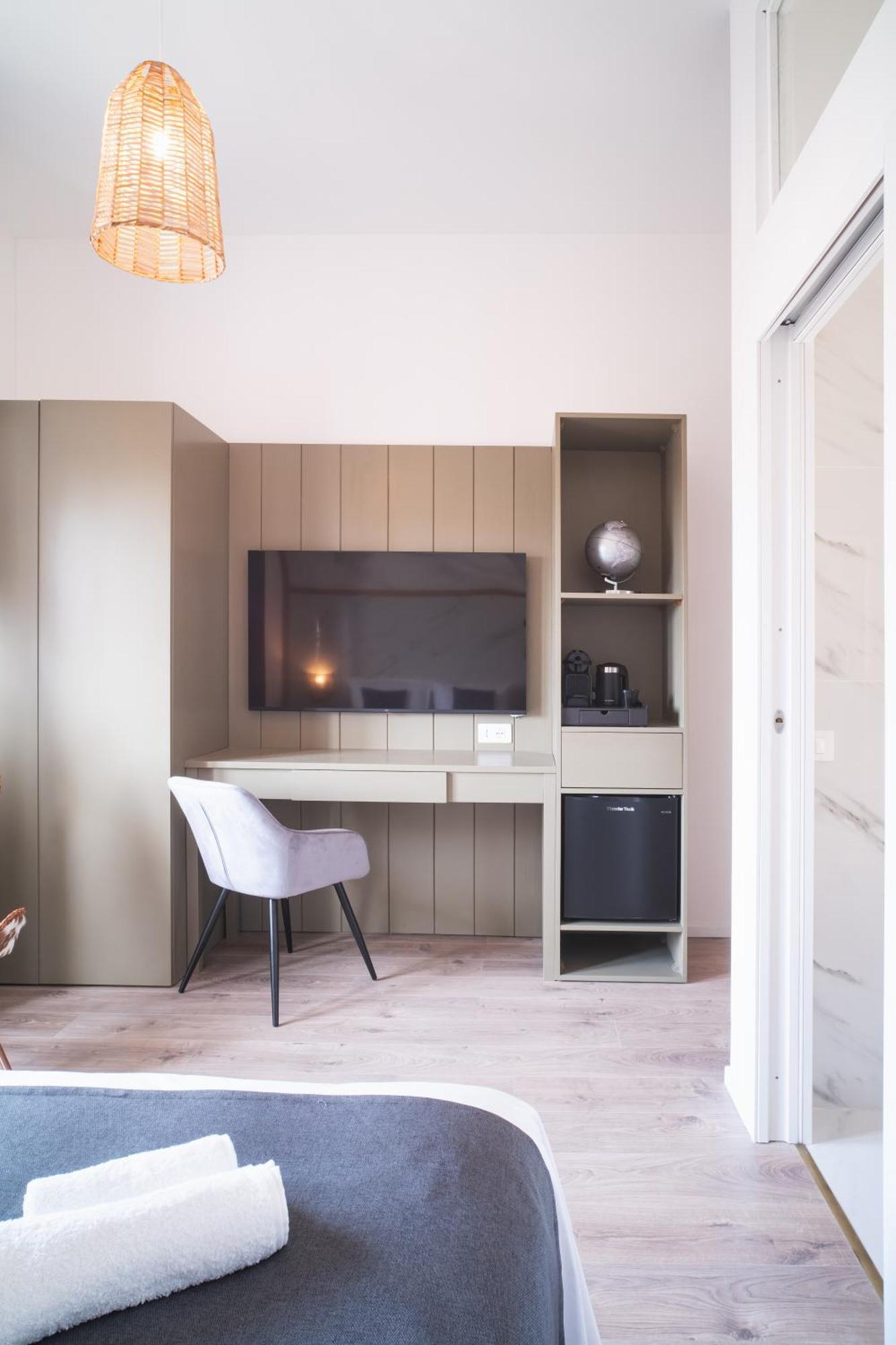 New Elegance Suites Guesthouse Oristano Ngoại thất bức ảnh