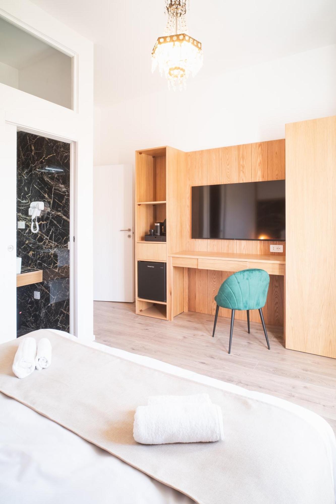 New Elegance Suites Guesthouse Oristano Ngoại thất bức ảnh