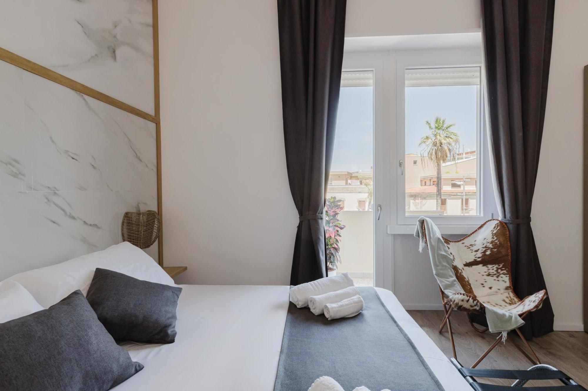 New Elegance Suites Guesthouse Oristano Ngoại thất bức ảnh