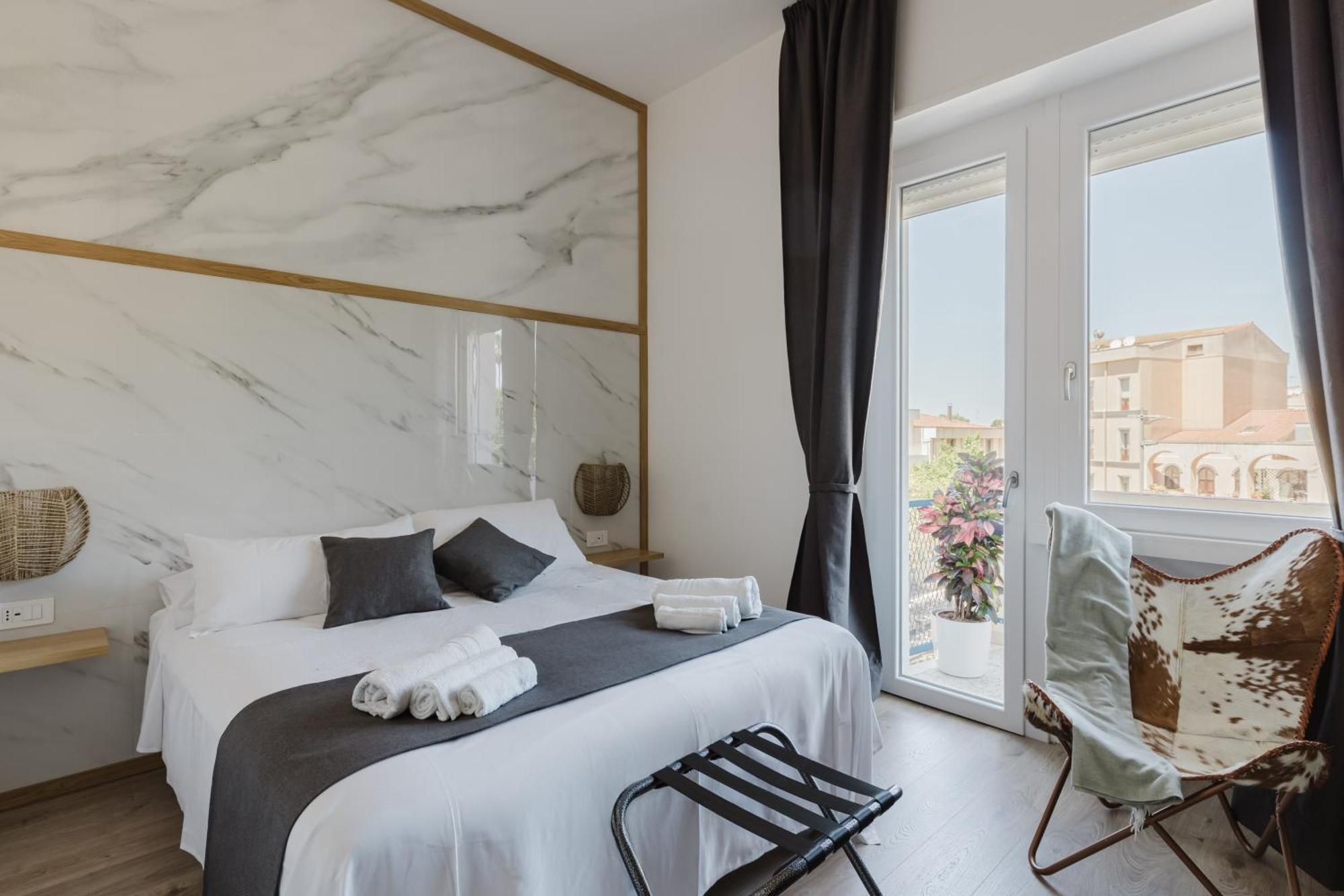 New Elegance Suites Guesthouse Oristano Ngoại thất bức ảnh