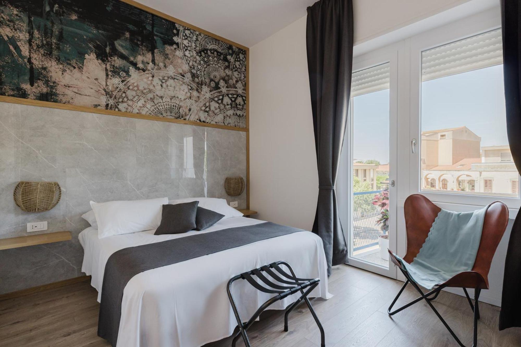 New Elegance Suites Guesthouse Oristano Ngoại thất bức ảnh