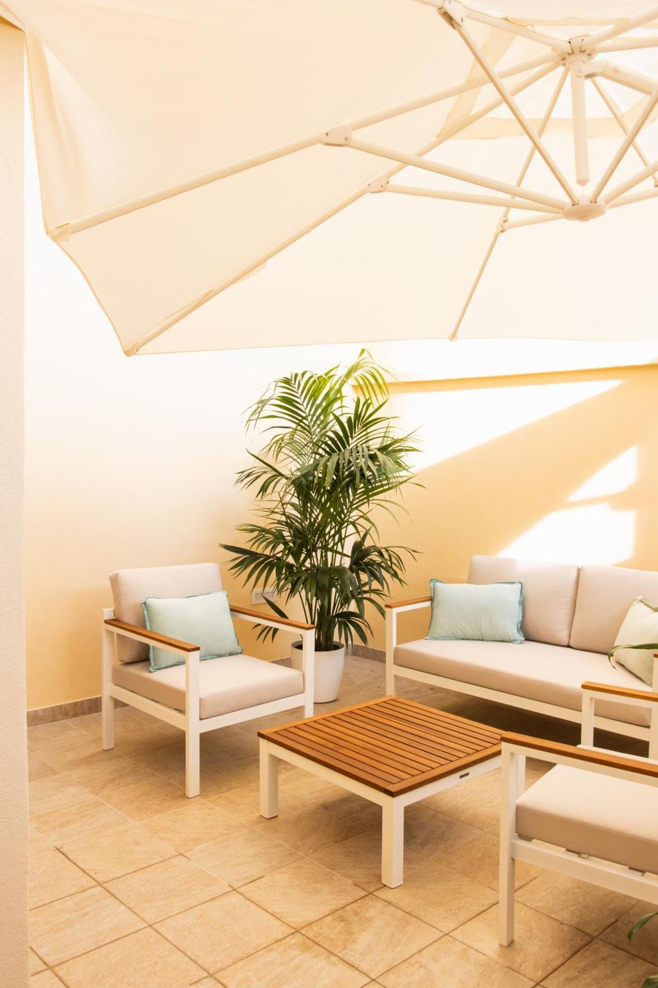 New Elegance Suites Guesthouse Oristano Ngoại thất bức ảnh